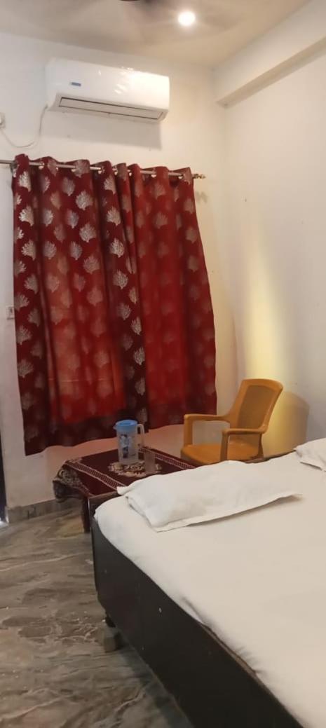 Hotel Vaibhav Sadan Dharmsala Ayodhya Esterno foto