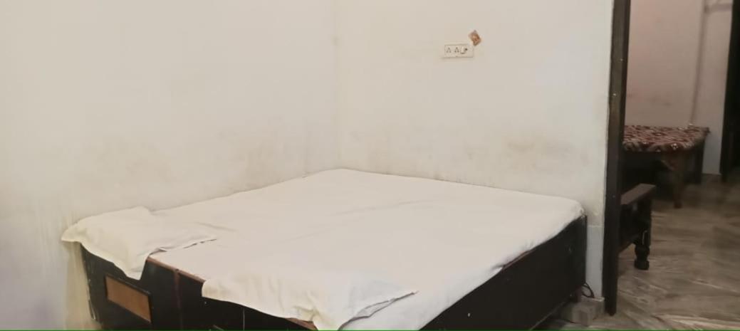 Hotel Vaibhav Sadan Dharmsala Ayodhya Esterno foto
