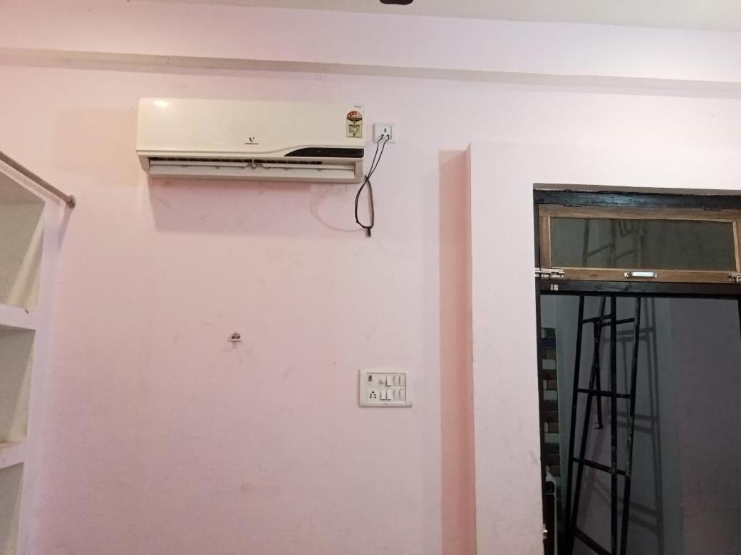 Hotel Vaibhav Sadan Dharmsala Ayodhya Esterno foto