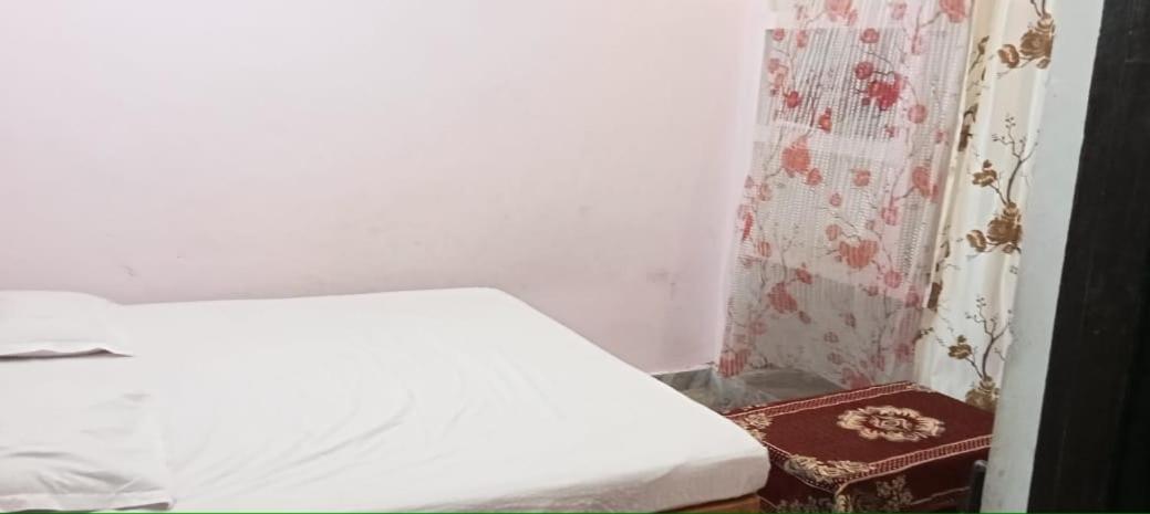 Hotel Vaibhav Sadan Dharmsala Ayodhya Esterno foto